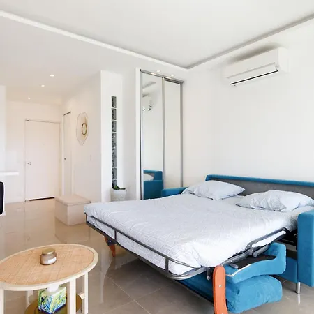 Cannes-vue Esterel-balcon-plage アパート
